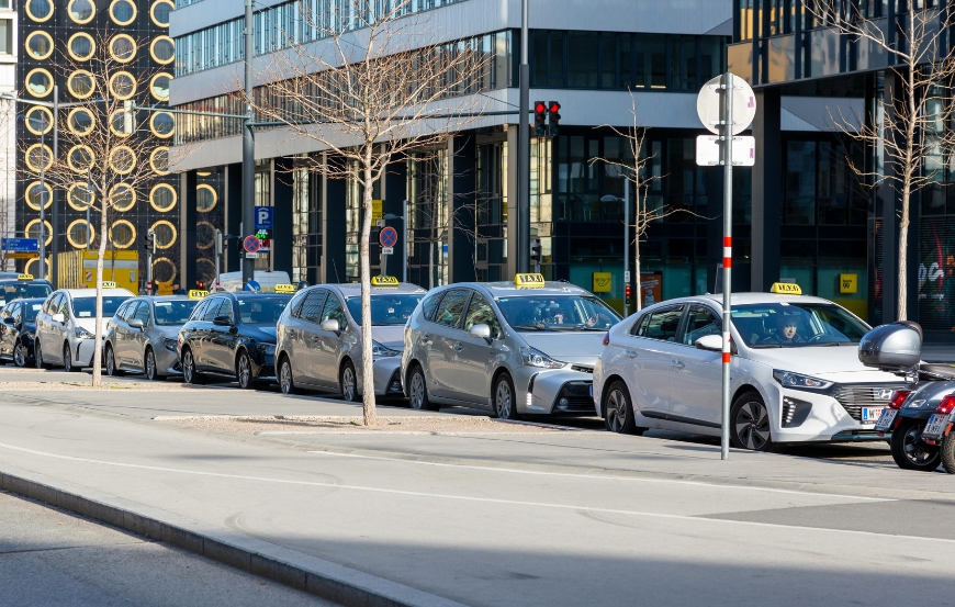 Best Taxi Service In Gorakhpur